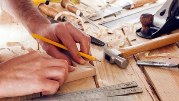 如何確保工程按期完工？